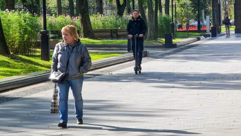 Rusya’da elektrikli scooterlar için yeni kurallar yürürlüğe giriyor